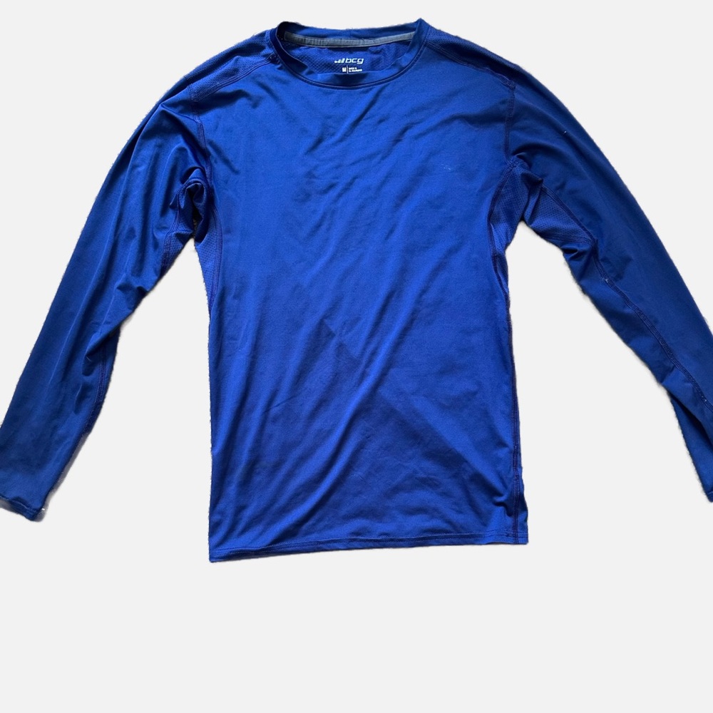 Women’s Medium BCG athletic wear shirt in Navy!